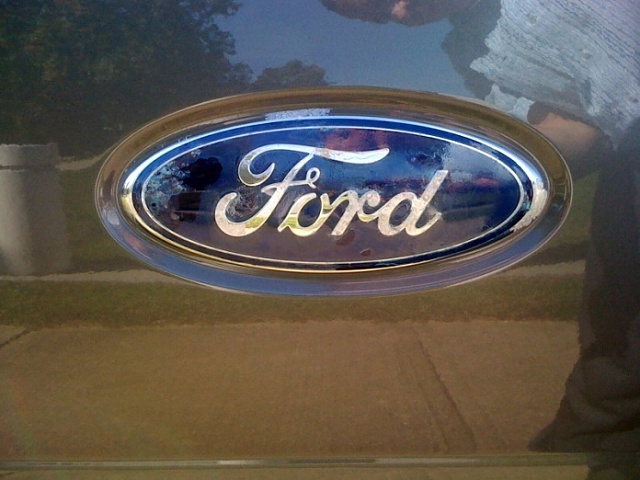 Ford Emblems corroding-emblem1.jpg