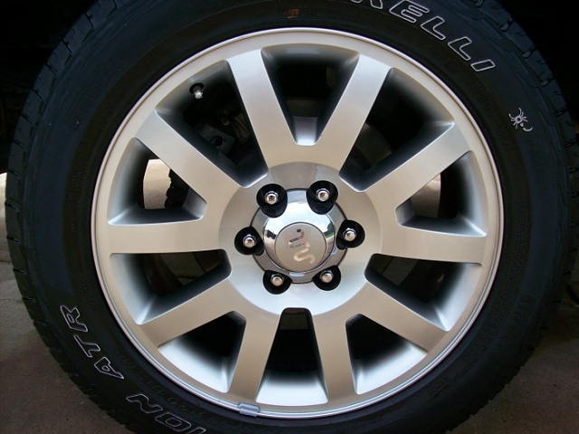 20&quot; King Ranch rims, pirelli tires, chrome lug nuts-100_2550.jpg