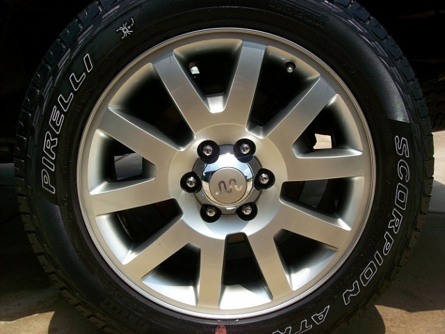 20&quot; King Ranch rims, pirelli tires, chrome lug nuts-100_2553.jpg