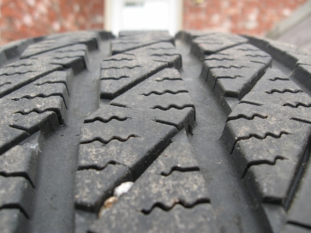 17&quot; XLT Wheels...-17-inch-tire-tread.jpg