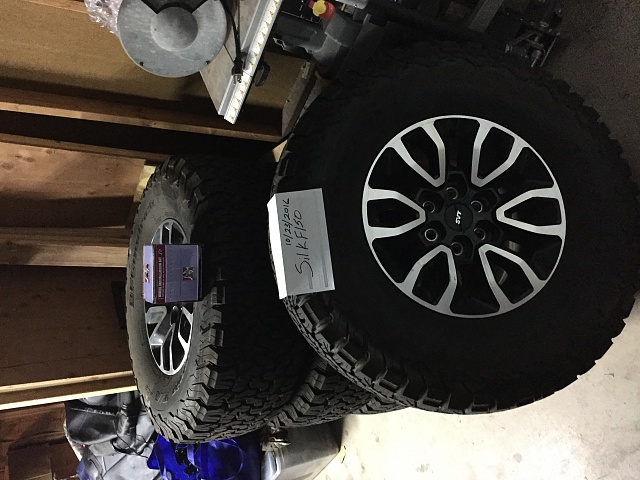 2013 SVT Raptor wheels &amp; 35&quot; BFG KO2's-img_4359.jpg