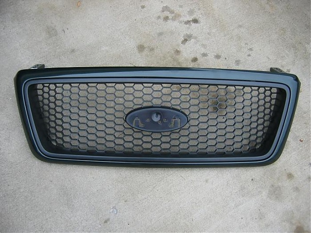 FS 04+ Honeycomb grille with trim-grille.jpg