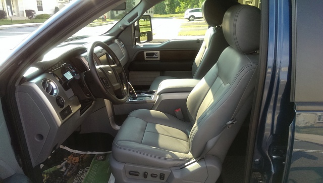2013 Ford F150 Lariat Supercrew EcoBoost Heavy Duty Paypload Package-24-i_driver-door-open-2.jpg