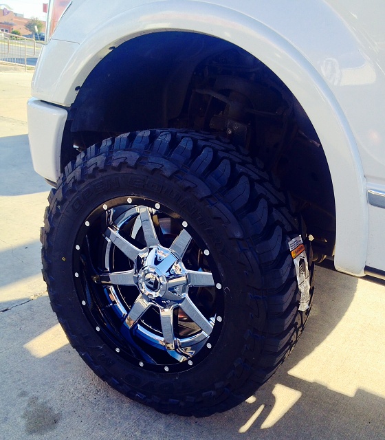 F150 Platinum 4x4 6&quot; lift with New 35&quot; toyos and 20&quot; Fuels-photo-3.jpg