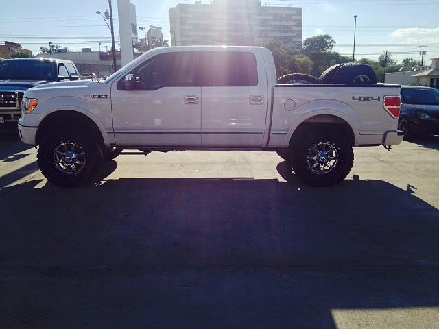 F150 Platinum 4x4 6&quot; lift with New 35&quot; toyos and 20&quot; Fuels-photo-2.jpg