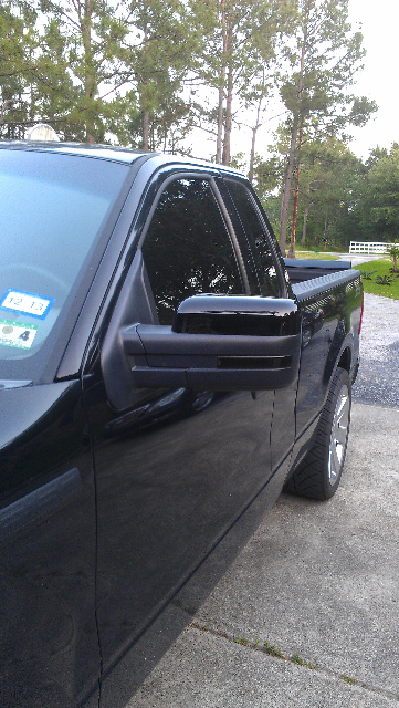 2011 fx4 side mirrors- with puddle lights-forumrunner_20130519_131531.jpg