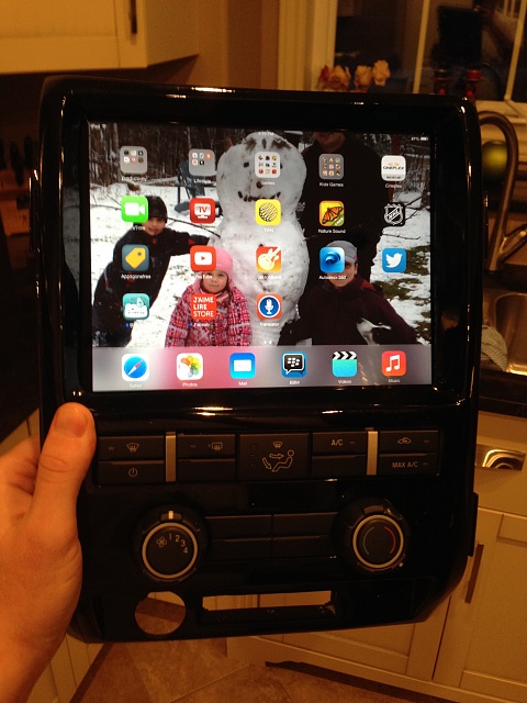 iPad Dash kit 2009-2012-1.jpg