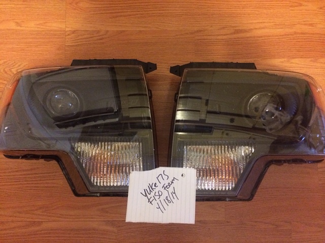 Two pairs black OEM 14 HID headlights-image-1574918975.jpg