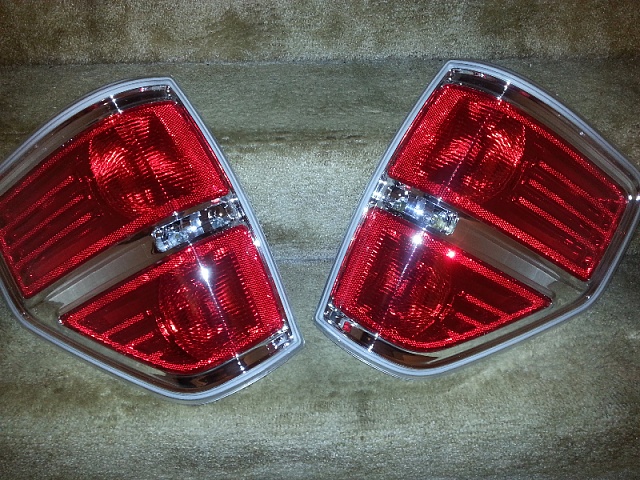 chrome trim tail lights-forumrunner_20140617_114549.jpg