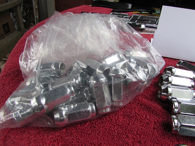 Bulge Chrome Lug Nuts 2 sets-img_0004.jpg