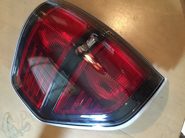 FX4 Taillights (P/S damaged)-img_7745.jpg