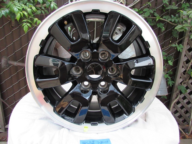 2010 -11 1st Gen Raptor Wheel Spare (Gloss Black)-img_0656.jpg