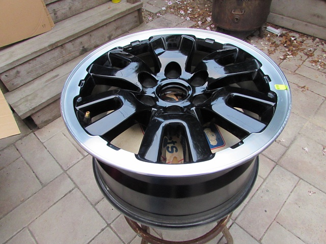 2010 -11 1st Gen Raptor Wheel Spare (Gloss Black)-img_0663.jpg