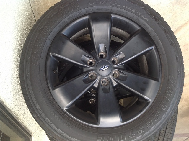 Appearance pkg 20in wheels w/ caps, lugs, sensors-tire-3.jpg