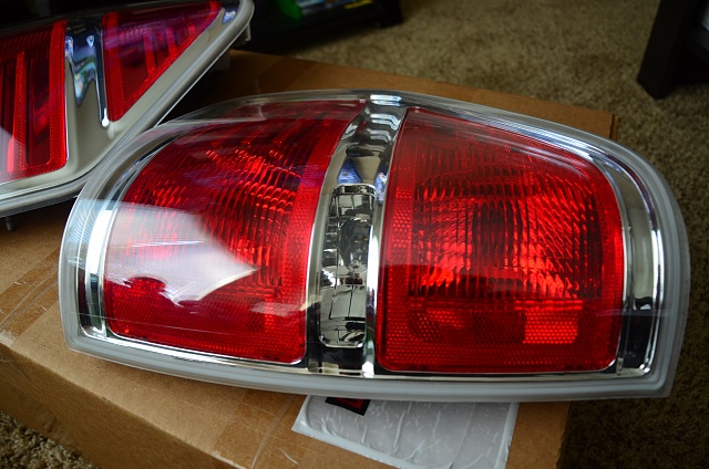 2009-2014 Factory Tail Lamps-dsc_0003-1-.jpg