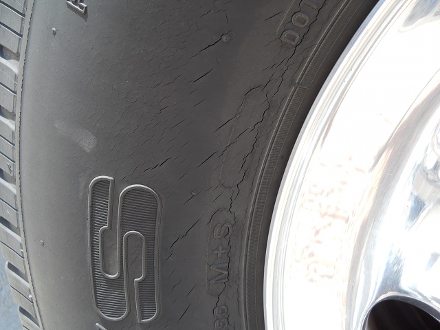 Are these tires dangerous?-dscn9709.jpg