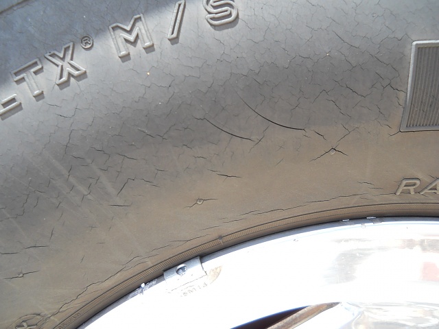 Are these tires dangerous?-dscn9706.jpg