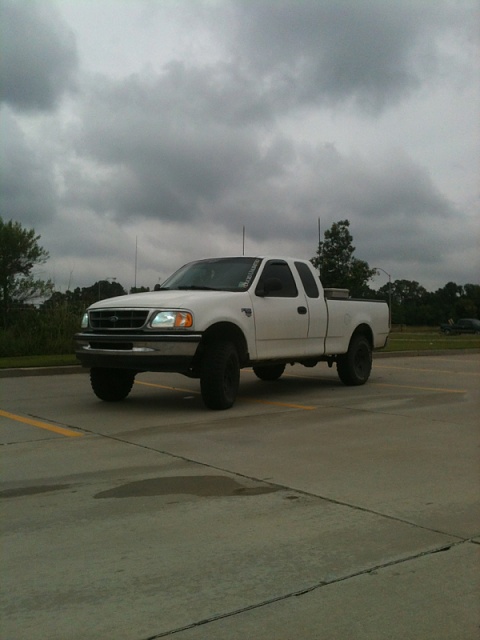 Let's see your lifted trucks!!!-image-1338197076.jpg