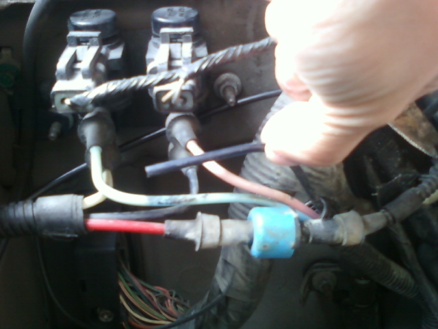AC Blowing through defrost only when accelerating.-vaccum-hose.jpg