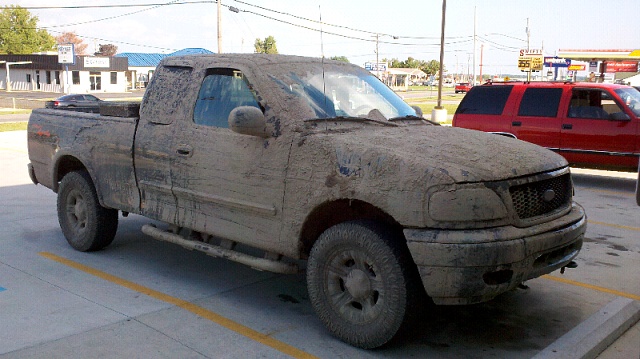nothing like a good ole mud bath-forumrunner_20120816_063137.jpg