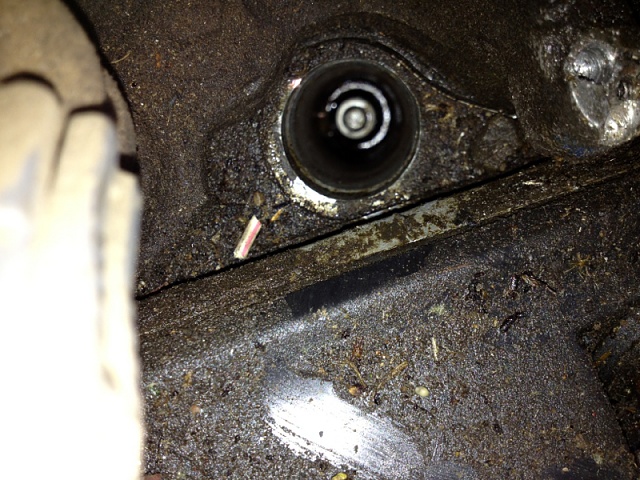 Can't get a spark plug out, and I need help!-image-1321924865.jpg