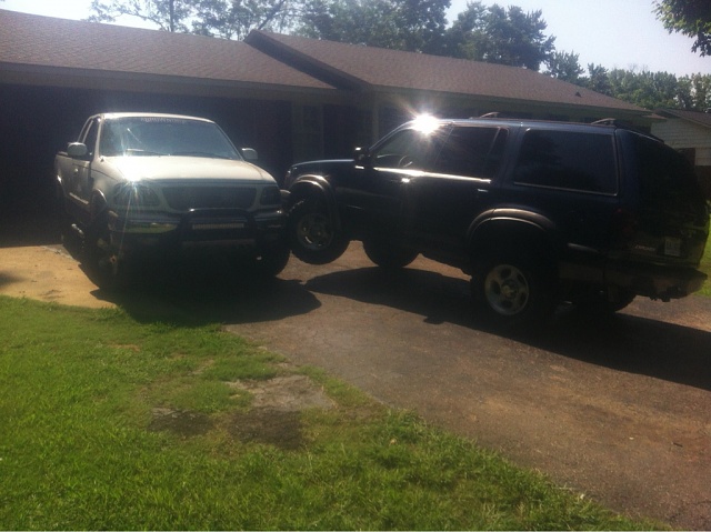 Lets see ur truck flexing on other vehicles!-image-98780289.jpg