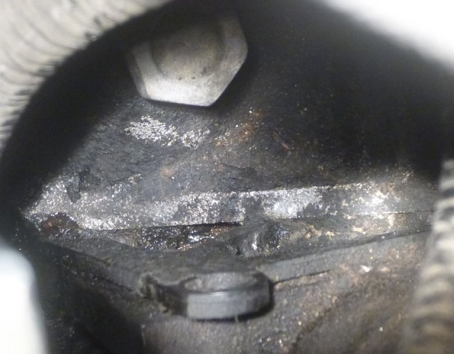 '99 V6, Cyl 4 misfiring, lean bank 2: diagnosis help?-intake_manifold_closeup.jpg