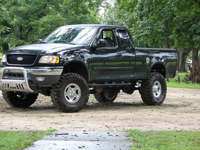 Let's see your truck with 37's-1234359_1403645193197492_1701360156_n.jpg