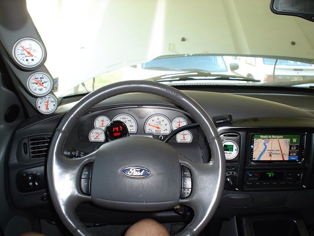 Does anyone know if the 03 f150 has a compatible touch screen?-image-3946320324.jpg