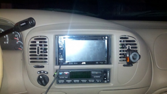 Can you fit a double din radio?-forumrunner_20110819_205620.jpg