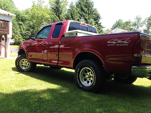 Lets see whos truck wins-blin70a.jpg