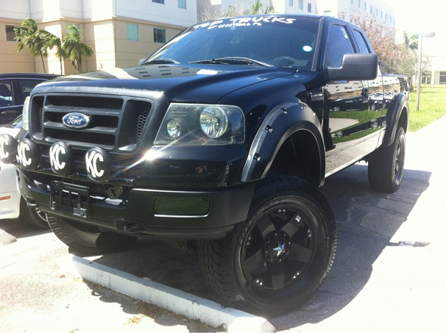 2005 F150 Lariat Lifted 4x4 for sale-image-2087086583.jpg