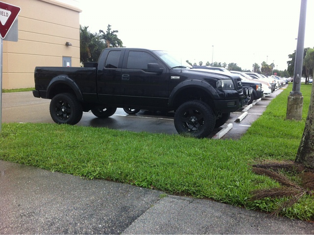 2005 F150 Lariat Lifted 4x4 for sale-image-1945848367.jpg