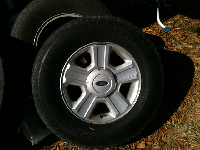Selling xlt wheels-image-895310761.jpg