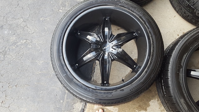 22in Helo and Pirellis-20150517_184915.jpg