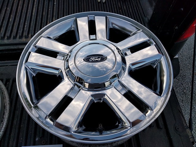 Chrome XLT 18&quot; Wheels with TPMS and Center Caps-img_20160811_201004.jpg