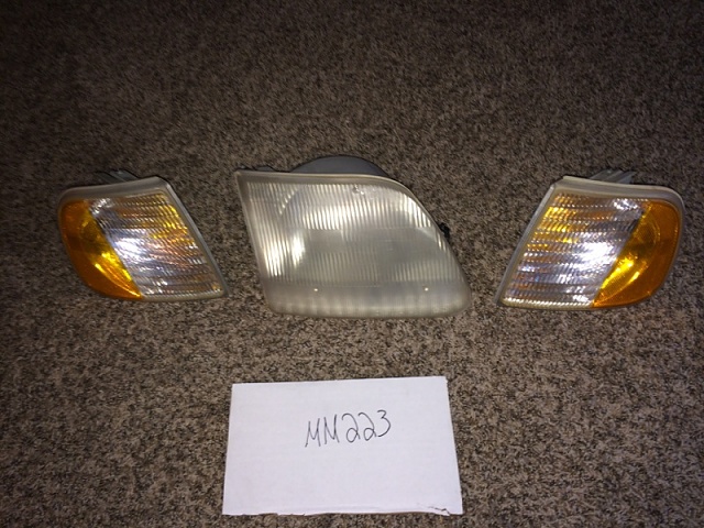 1997-03 F150 OEM PS Headlight &amp; Both Sides Turn Lights-img_1598.jpg