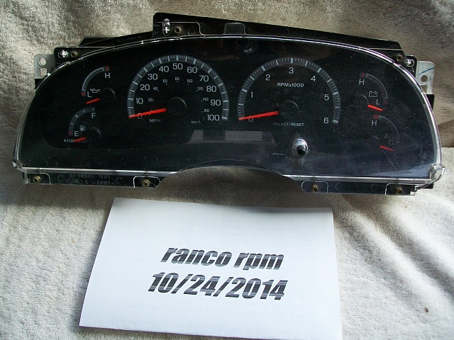 Gauge cluster with tachometer-100_7263.jpg