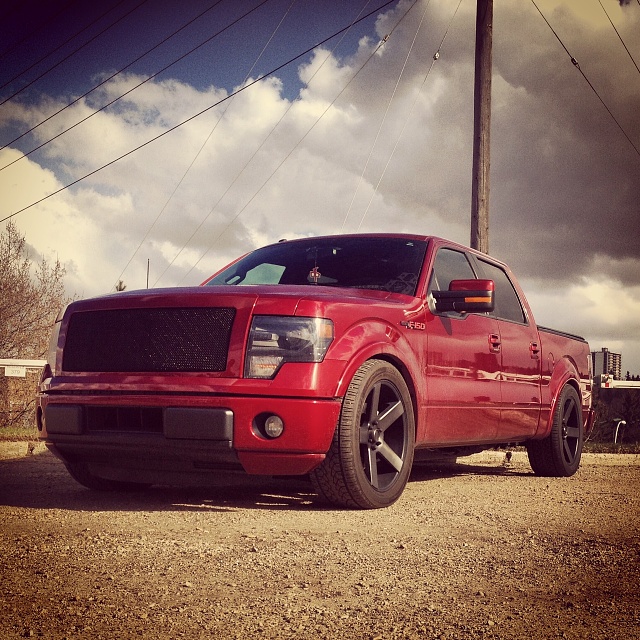 let's see some MORE lowered trucks!!!....-grillz1.jpg