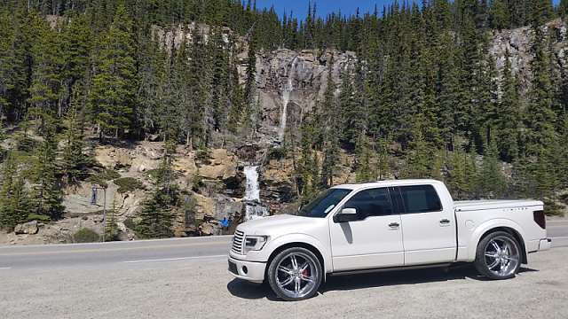 Lowered trucks with great back drops (scenery)-image-1668945331.png