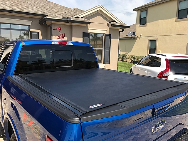 Tonneau Cover With Toolbox-img_1257.jpg