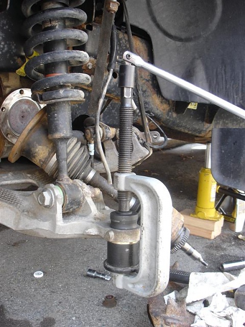 Lower Ball Joint Replacement on 4WD 2004--dsc09536-large-.jpg