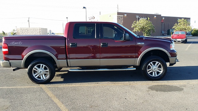 Post pictures of your trucks-04-ford-f150-lariat-resized.jpg