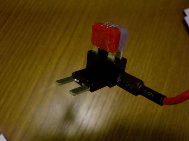 Fuse holder question-2014-03-09_01-36-36_675.jpg