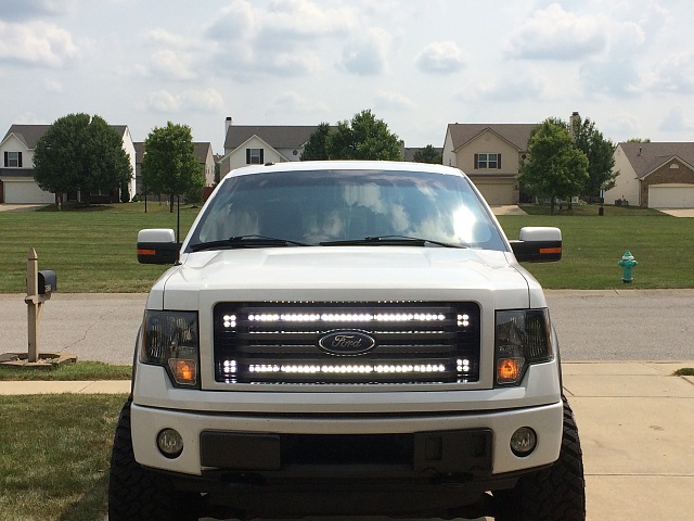 Dual 40&quot; Light Bars Behind Grille-img_0508.jpg