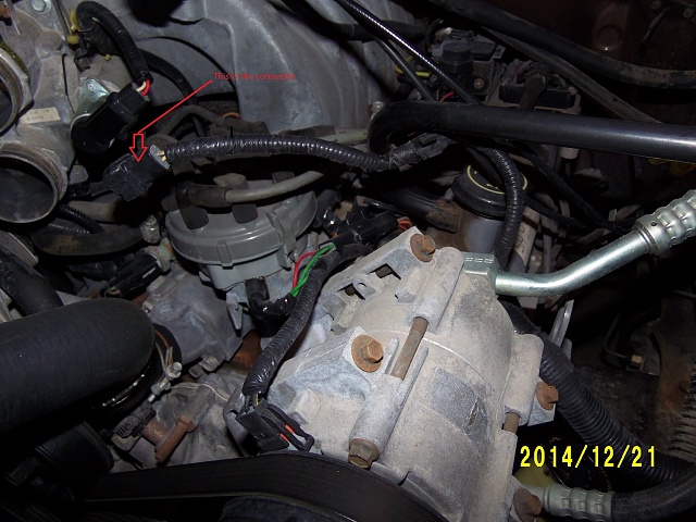 Unconnected wire Engine Compartment 1992-mod-100_2524.jpg